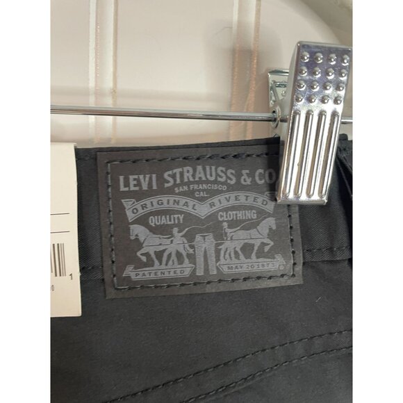 Levi’s Black High-Waisted Tapered Leg Mom Jeans Size 29x30 - Picture 10 of 13